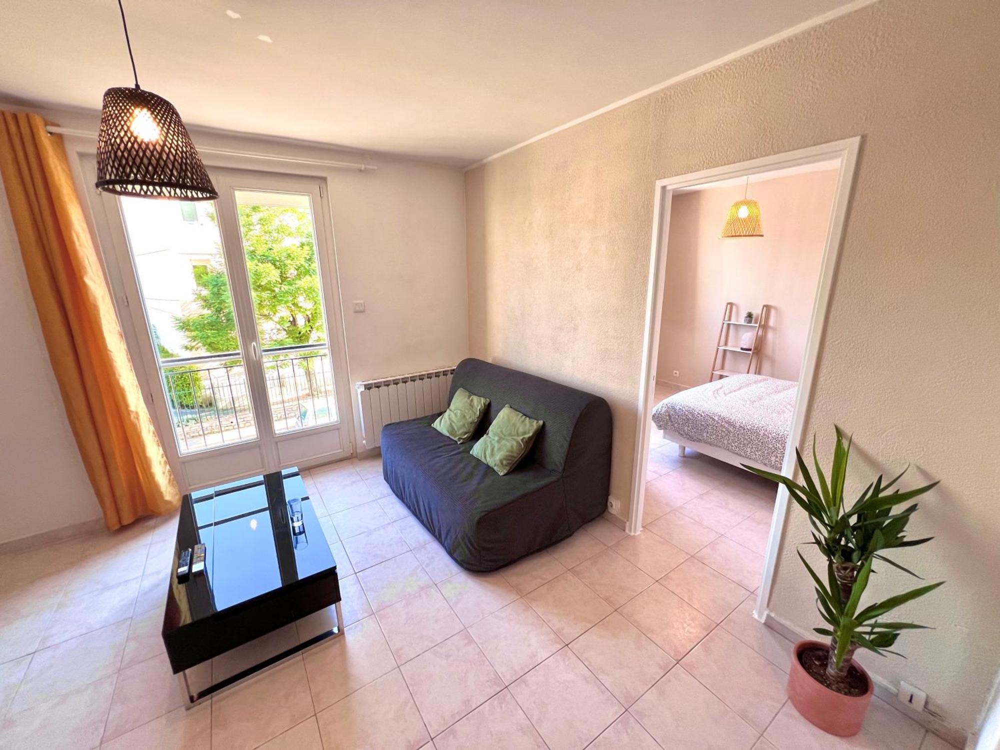 Charmant T2 De 42M Carre Calme Tout Equipe Nimes Exterior photo